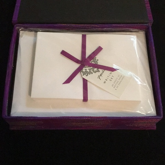 Paperchase beautifully boxed writing set 40 sheets - Picture 2 of 3